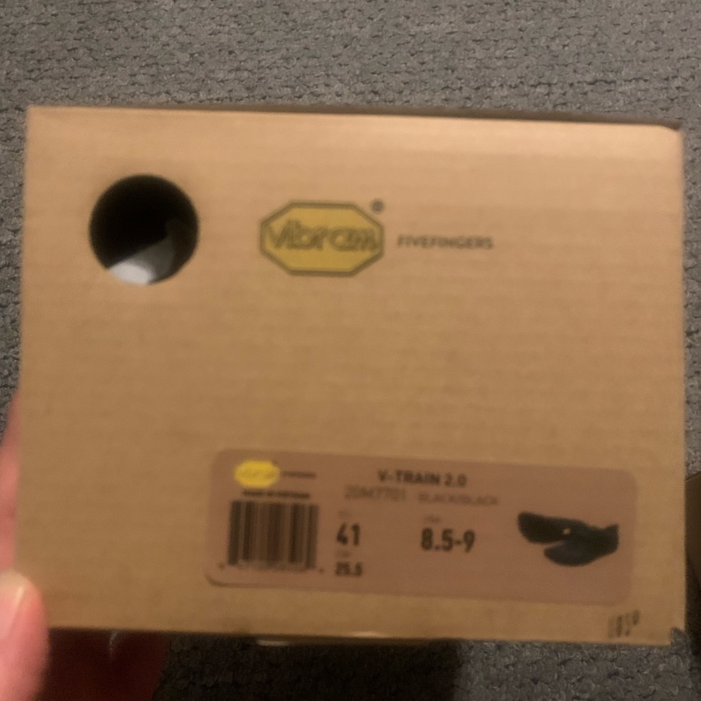 Men’s vibram shoes size 41